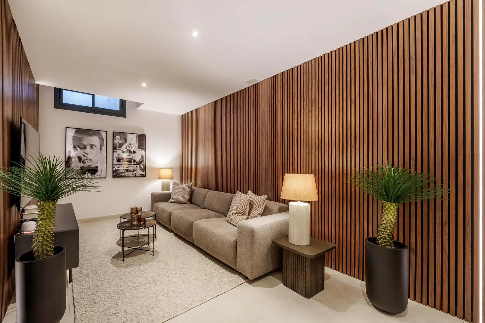 Azure 7 Außenbereich Abendstimmung