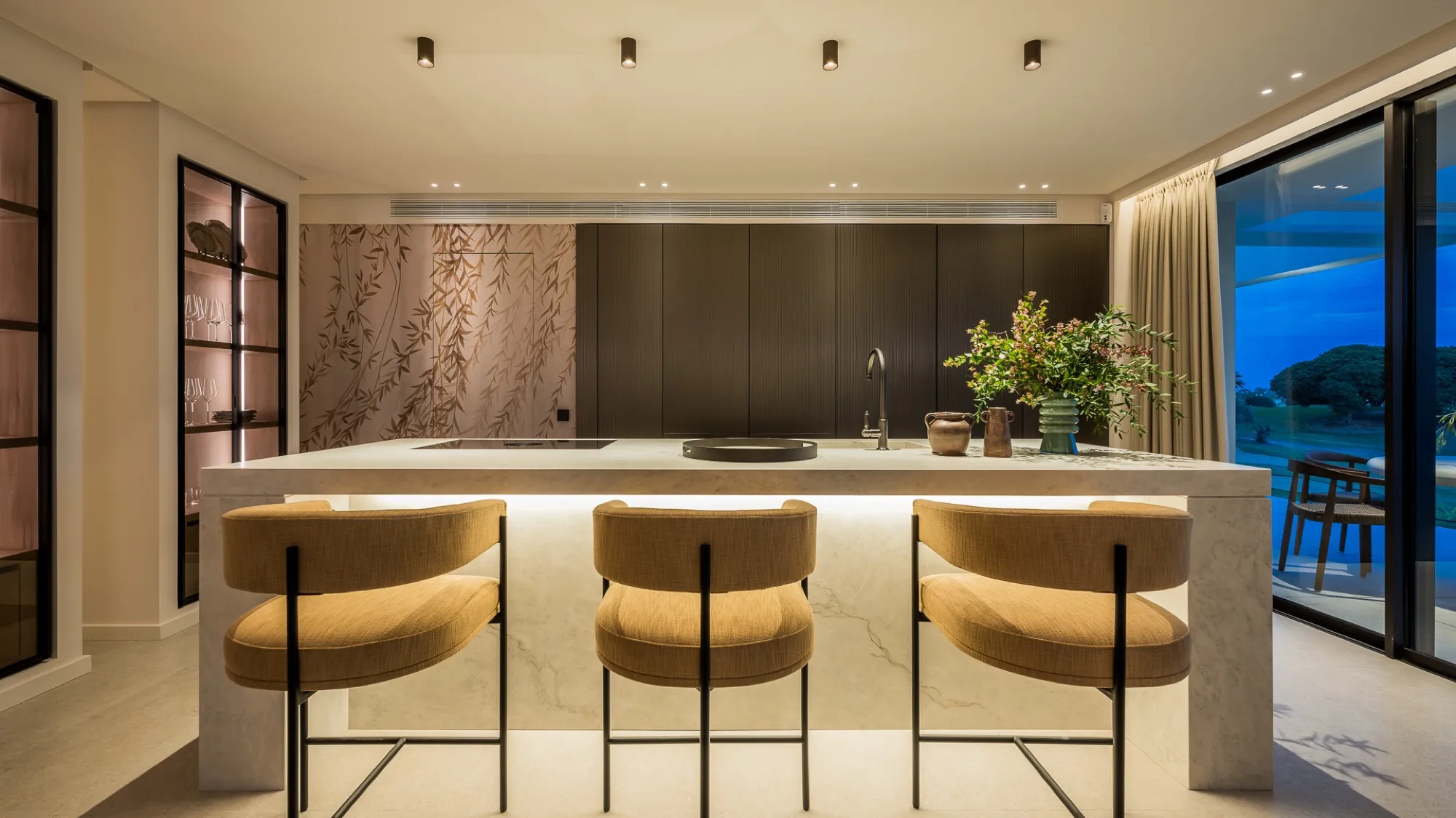 Casa Tesalia Küche Detail Abendbeleuchtung