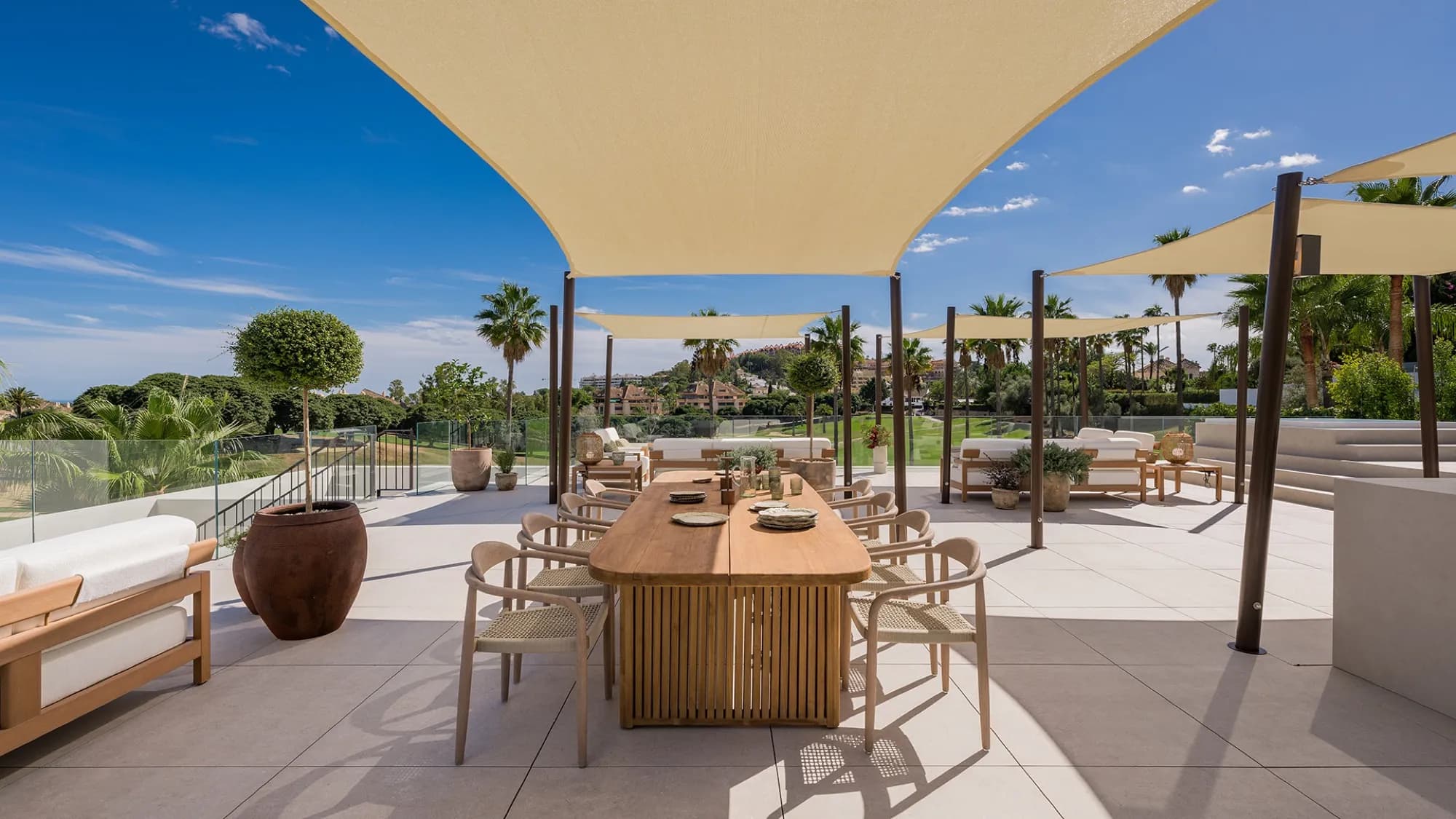 Casa Tesalia Terrasse Dining bei Tag