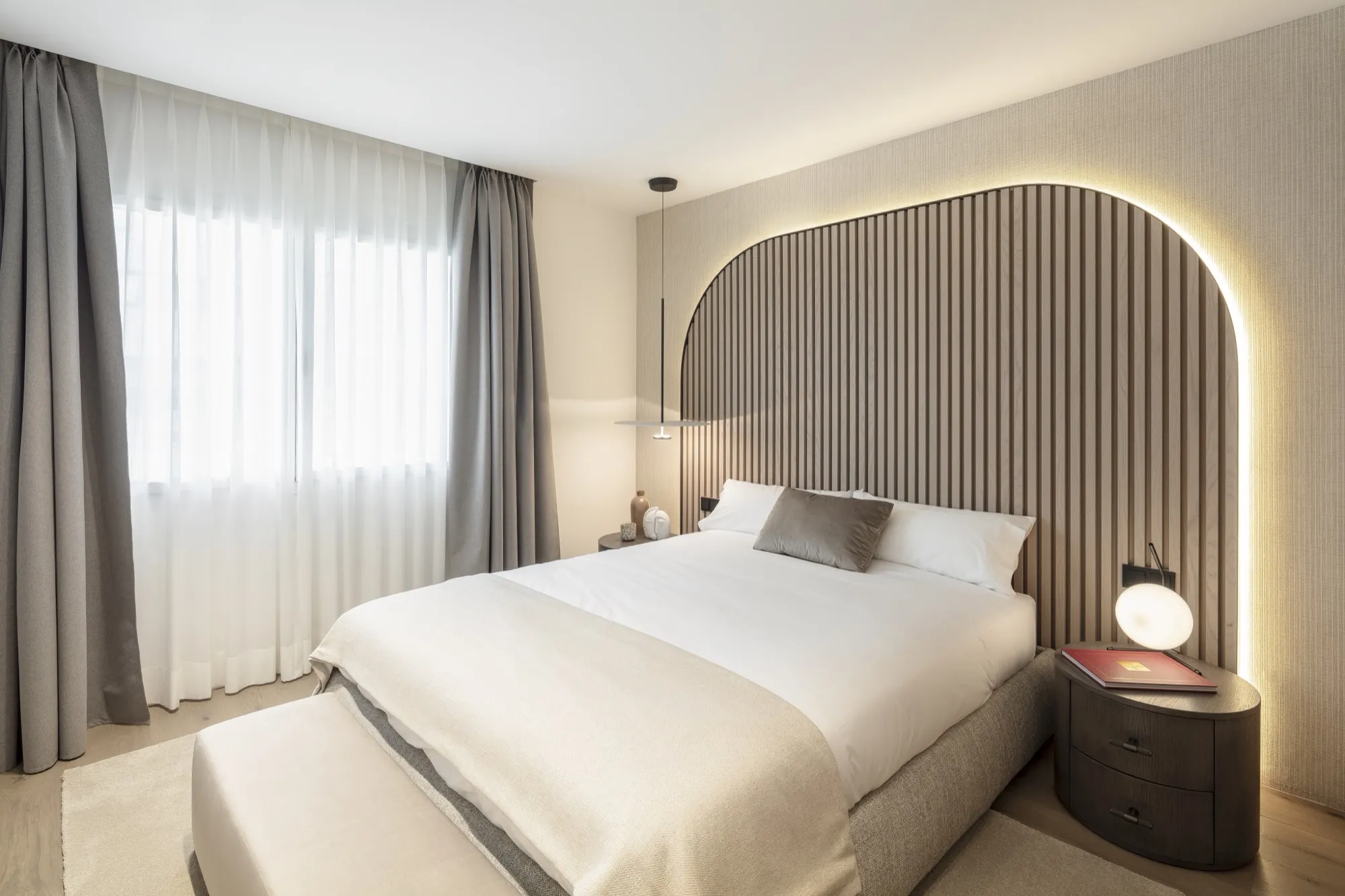 Datura 1 Gästezimmer gewölbtes Kopfteil