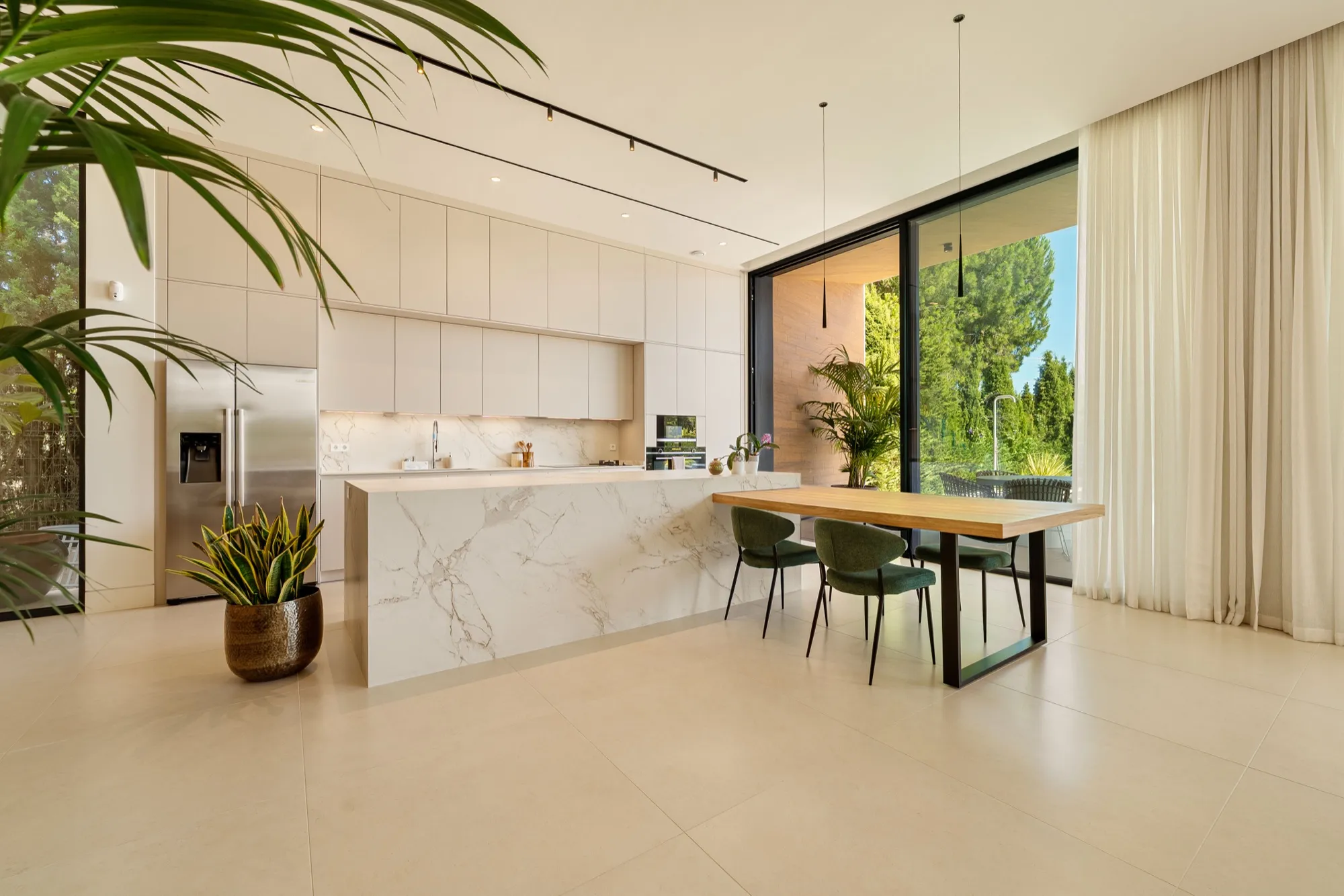 Guadalmina 720 Schlafzimmer begehbarer Kleiderschrank