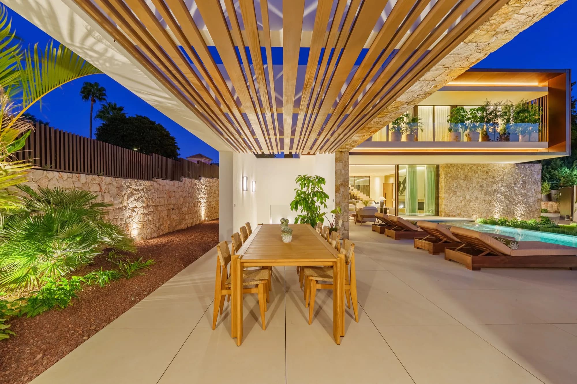 Casa Cazorla Outdoor-Dining Pergola Abend