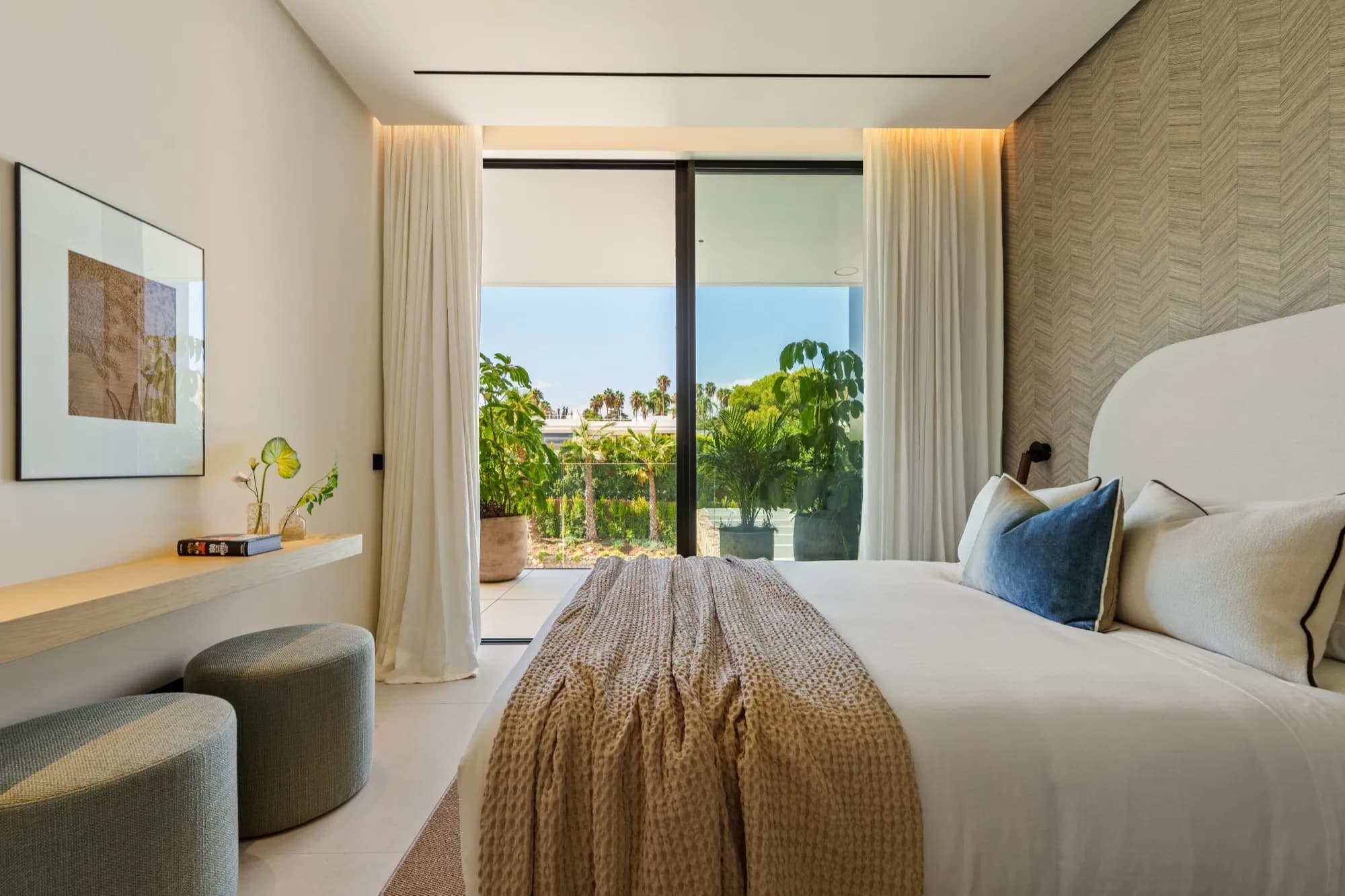 Casa Cazorla Schlafzimmer bodentiefe Fenster